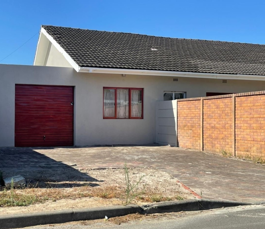 3 Bedroom Property for Sale in Erica Township Western Cape